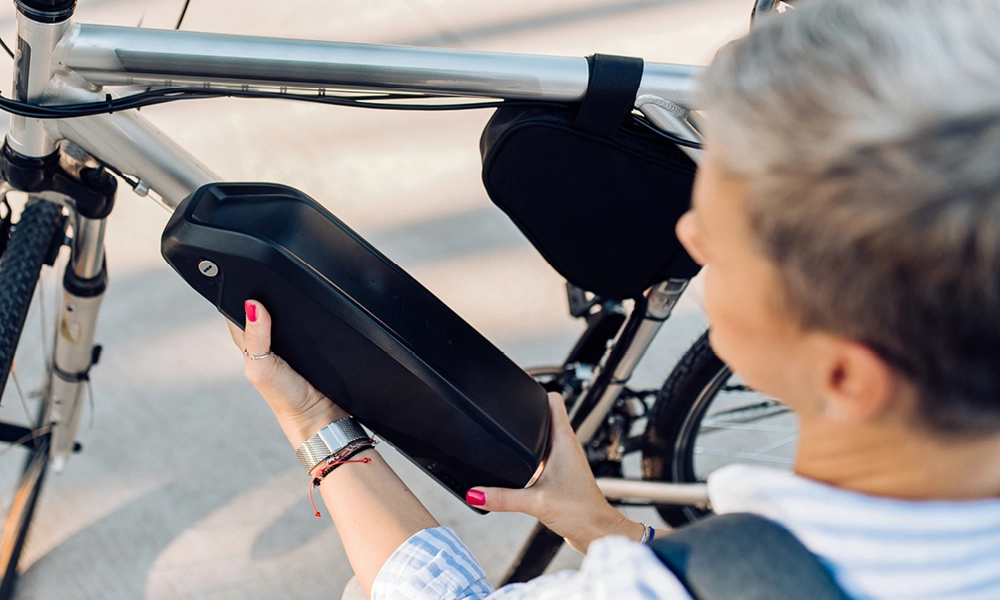 Dicteren handig Onderzoek De accu van je e-bike opladen met de camper – zo werkt het